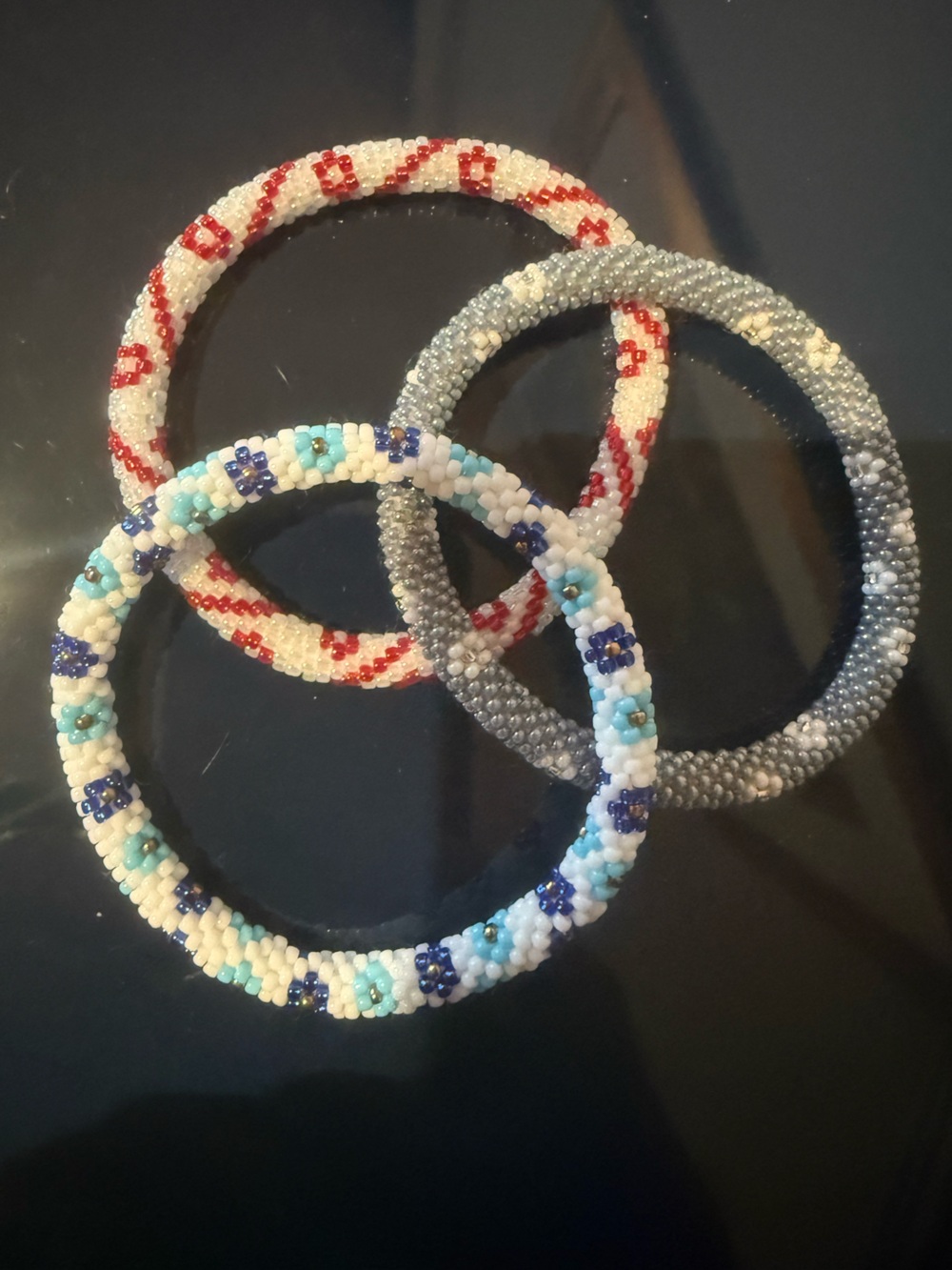 Sashka Roll-on Bracelet Floral Seed Bead Set in Blue, Gray and Red